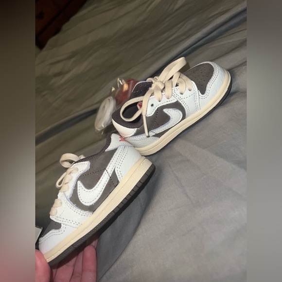 Authentic toddler Travis Scott’s - Picture 3 of 5